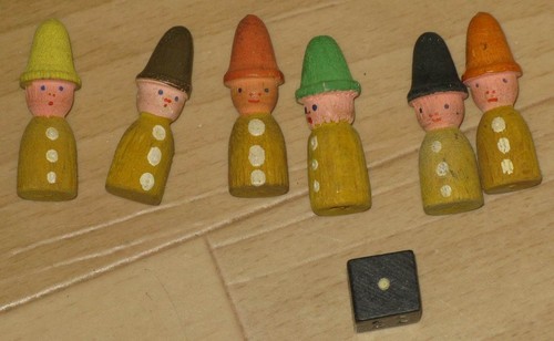 Alte spielfiguren und 1 - spielfiguren,